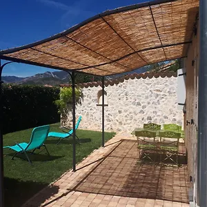https://gite-le-pigne.fr-provencehotel.com