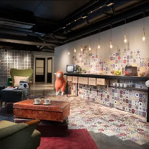 https://attitude-on-granville.getmacauhotels.com